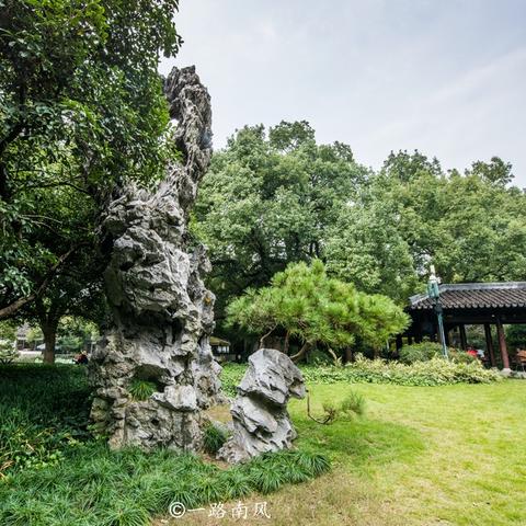 西湖烟雨千古佳句，描绘中国园林之美、诗意文化传承，永恒启迪心灵共鸣