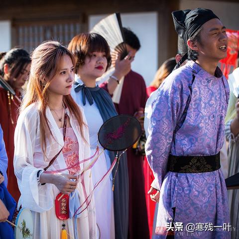 侠客行手游职业选择指南：如何根据角色特性和游戏策略挑选合适的职业角色