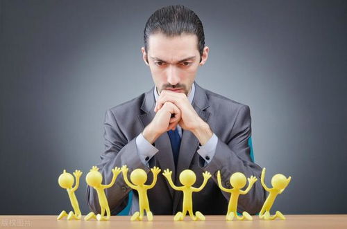 (领导让我当恶人怎么办)领导故意让你成为众矢之的，究竟出于何种目的？