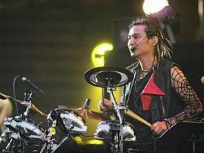 (一笑江湖鼓谱)乐坛新宠：《一笑江湖 (DJ弹鼓版)》引领舞曲风潮