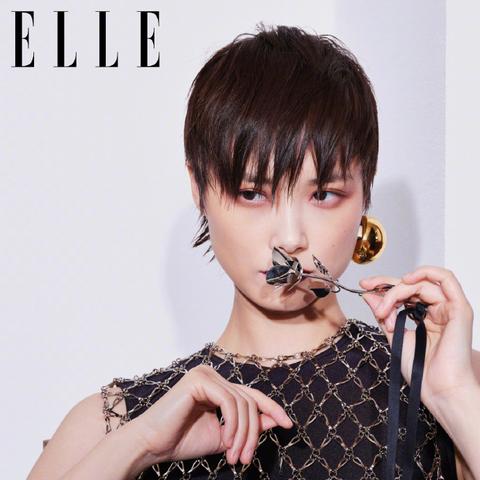 (魔幻森林女王)在梦幻森林中与魔女一起飞行射击:探索神秘世界的奇妙冒险 (魔幻森林女王)在梦幻森林中与魔女一起飞行射击:探索神秘世界的奇妙冒险