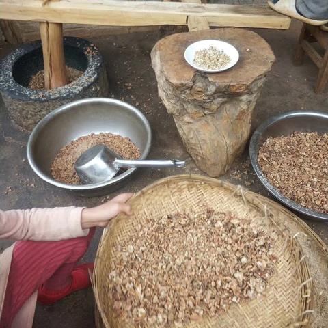 (《笑傲红尘》)笑傲红尘啥意思？探寻笑对世俗纷扰的智慧之道