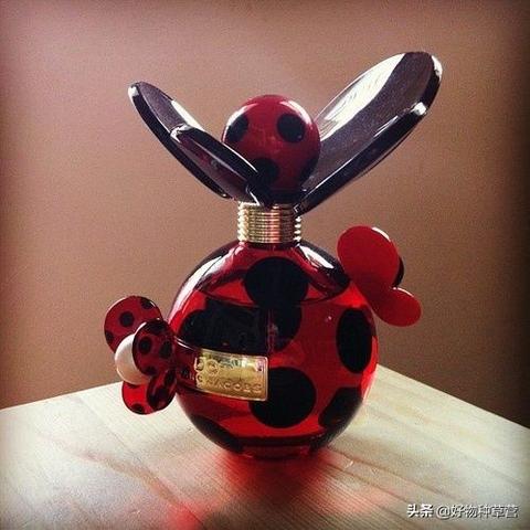 (dreamparty梦幻派对)梦幻派对香水：让你在璀璨夜晚中散发独特魅力的秘密武器