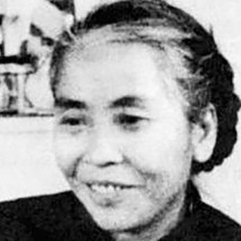 初火之炉：点燃梦想的起始，燃烧热情的熔炉，照亮前行的道路。