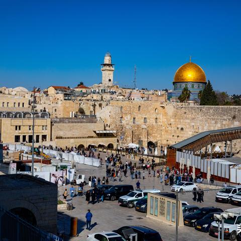 (主在圣殿中四声部合唱)主在圣殿中四声部奏响,宏伟壮观的宗教音乐盛宴 (主在圣殿中四声部合唱)主在圣殿中四声部奏响,宏伟壮观的宗教音乐盛宴