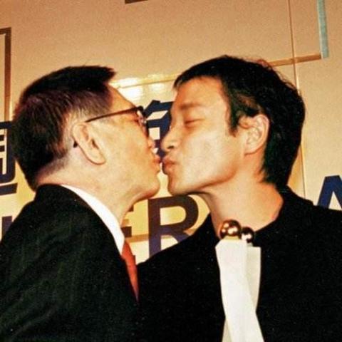 (黄霑 沧海一声笑 创作)黄霑词作《沧海一声笑》描绘了怎样的场景? (黄霑 沧海一声笑 创作)黄霑词作《沧海一声笑》描绘了怎样的场景?