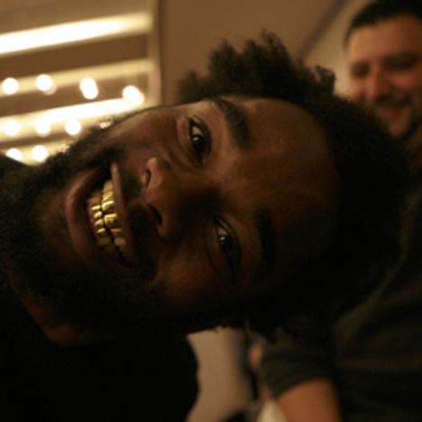 疯马秀是什么意思？一场狂野的马戏表演还是一种新奇奇特的演艺形式？