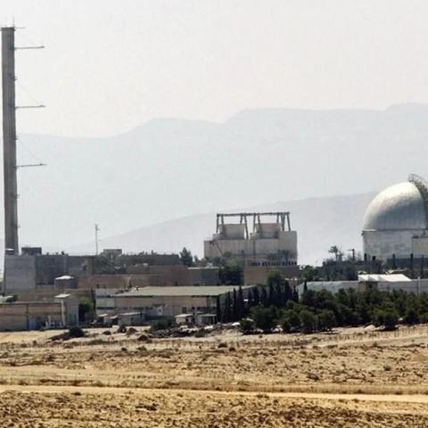 以色列遭到来自邻国黎巴嫩导弹的突袭,战火再次燃起在这片战火频发的地区。 以色列遭到来自邻国黎巴嫩导弹的突袭,战火再次燃起在这片战火频发的地区。