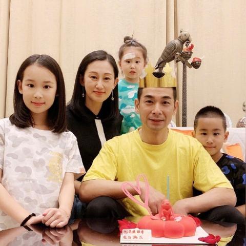 (寻侠客怎么上9个人物)寻侠客时间不停更新，怎么解决不能同步的问题？