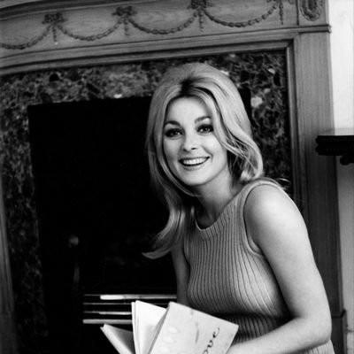 (少女战争手游官网)欢迎下载少女战争日服，战斗充满激情，等待你的挑战！