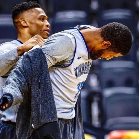 深度剖析：雷霆保卫战微信小游戏如何结合独具匠心的战略布局，赢得玩家青睐