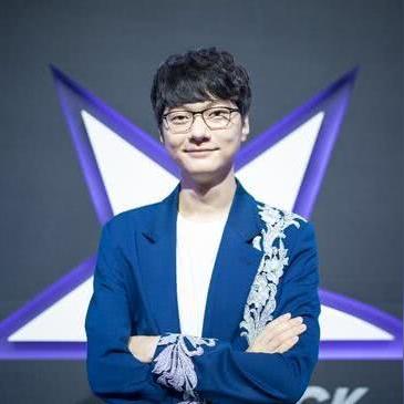 (暴击英雄手游)探索暴击英雄游戏的魅力：带你领略全新战斗体验与策略挑战