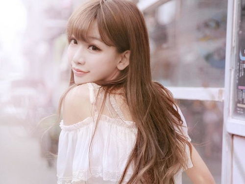 校花私享日常：揭秘高校王牌校花闺房换衣秘境，女神的时尚穿搭启示录