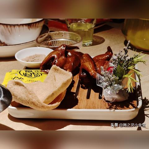 通过美美小店的精细布置，探索如何分解出时光沙漏的奥秘与美感