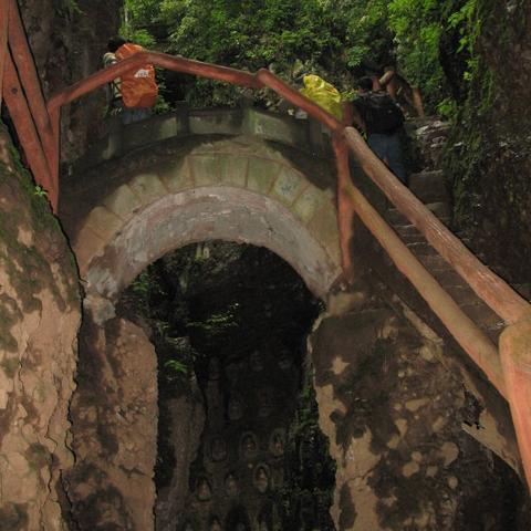 (斗笠江湖官网)获取最新斗笠江湖礼包码，尽享游戏福利和惊喜大礼包！