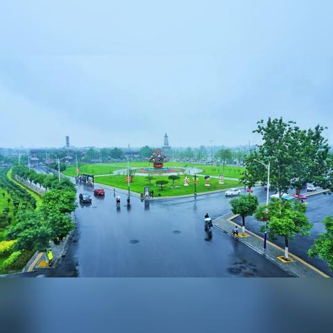 (《雨落长安》)雨落长安，唤醒沉睡中的古城风韵