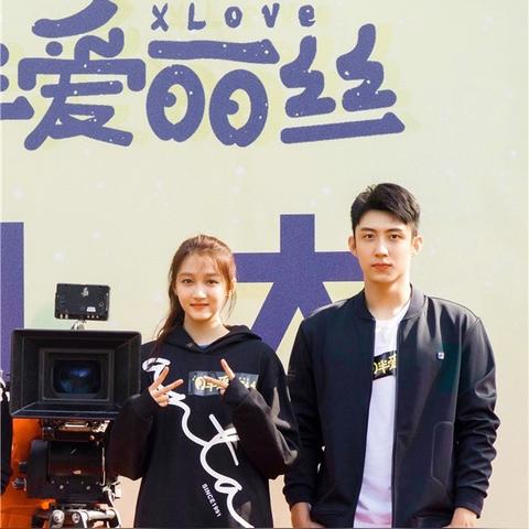 爱丽丝征":探寻角色人物,探索冒险之旅,追寻奇幻之源,拾起内心的勇气。 爱丽丝征":探寻角色人物,探索冒险之旅,追寻奇幻之源,拾起内心的勇气。