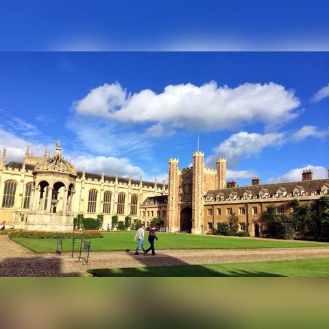 爱丽丝征":探寻角色人物,探索冒险之旅,追寻奇幻之源,拾起内心的勇气。 爱丽丝征":探寻角色人物,探索冒险之旅,追寻奇幻之源,拾起内心的勇气。