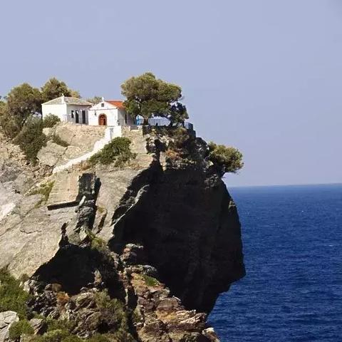 FC梦幻岛经典游戏站：探秘经典游戏世界，重温游戏记忆，唤起游戏热情！